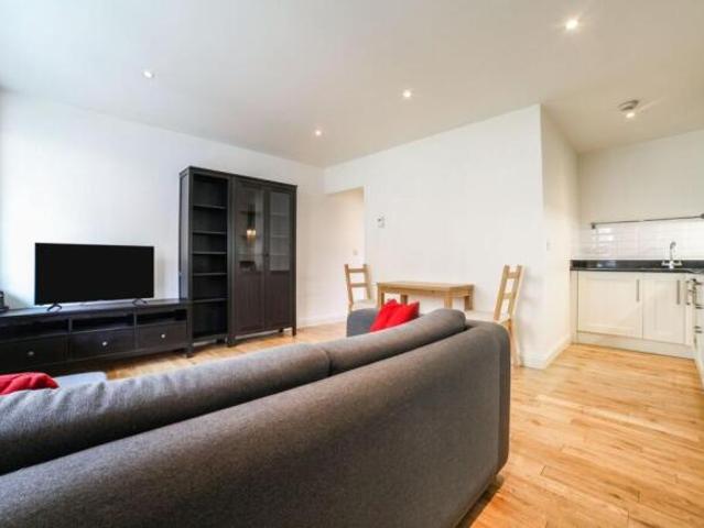 Flat for rent in Cat Hill