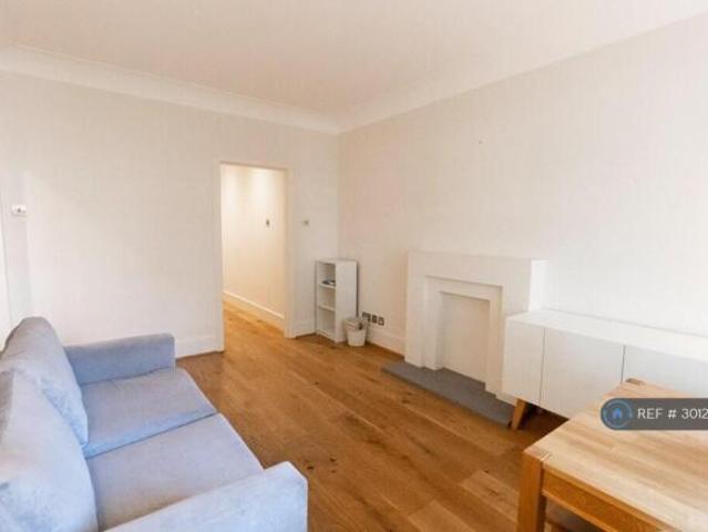 Flat for rent in Cat Hill