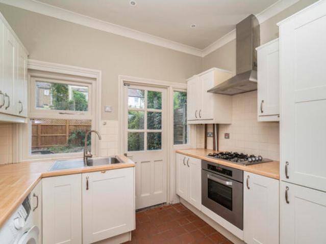 Flat for rent in Cat Hill