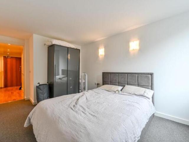 Flat for rent in Cat Hill