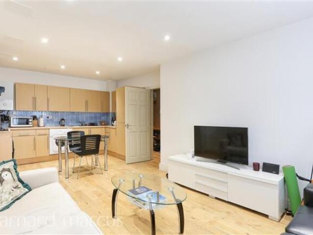 Flat for rent in Renfrew, Renfrewshire