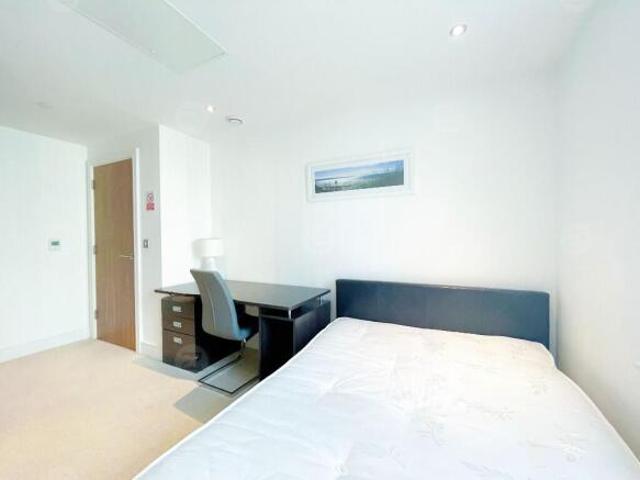 Flat for rent in Isle Of Dogs, Greater London