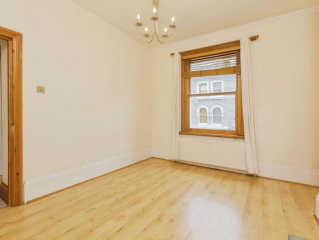 Flat for rent in St James, Sandown Park
