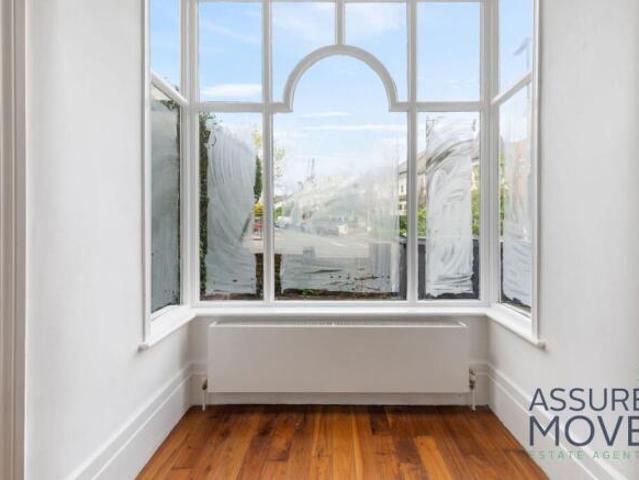 Flat for rent in Cat Hill