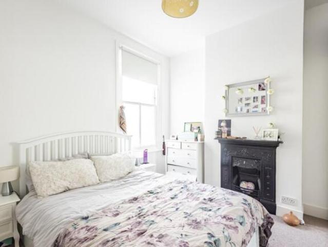 Flat for rent in Cat Hill