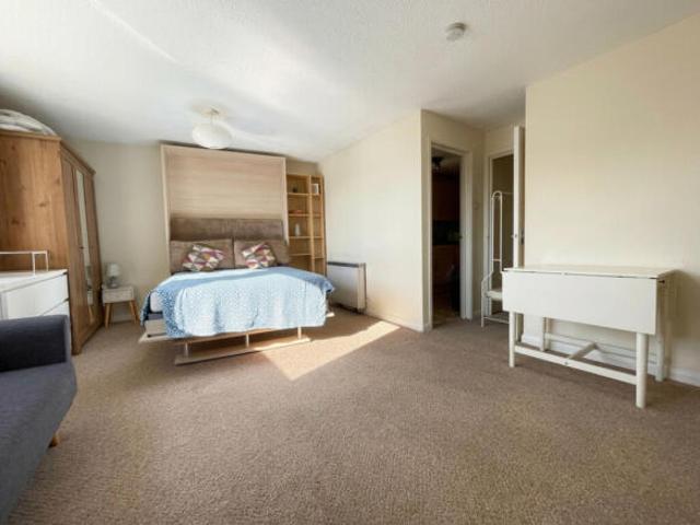 Flat for rent in Cat Hill