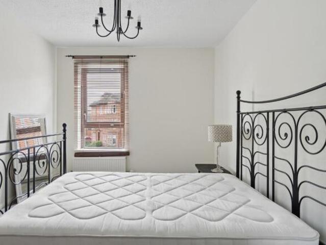 Flat for rent in Shawlands, Scotland