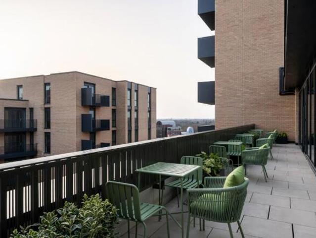 Flat for rent in Brentford End, Greater London