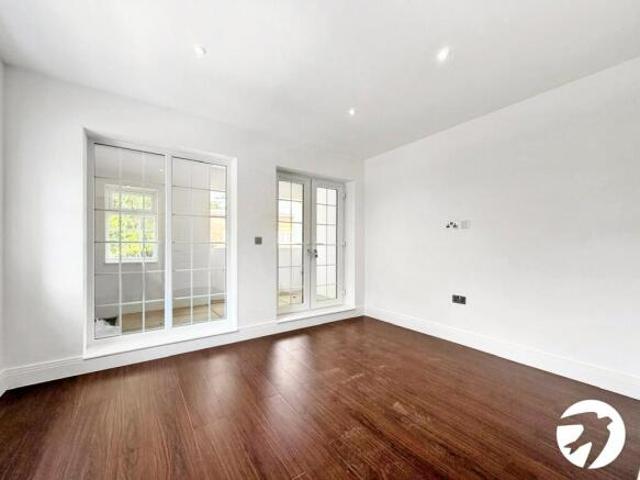 Flat for rent in Cat Hill