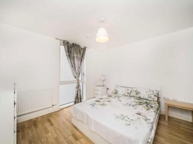 Flat for rent in Brentford, Greater London