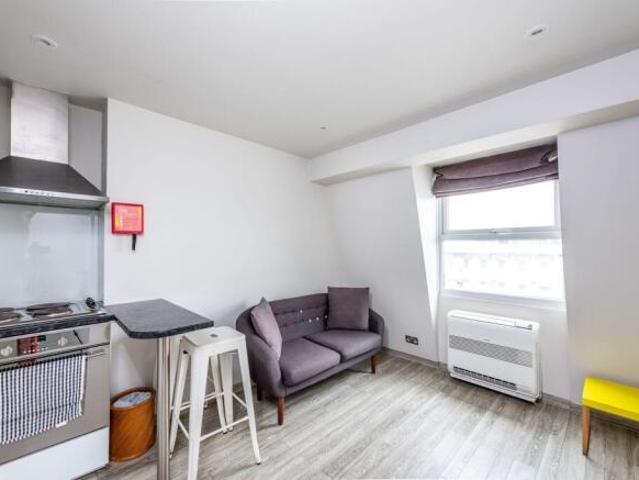 Flat for rent in Cat Hill