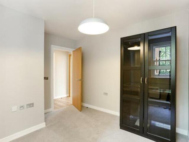 Flat for rent in Cat Hill