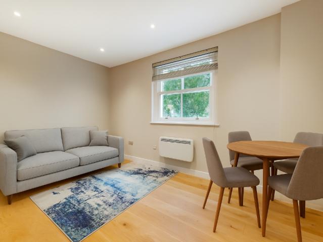 Flat for rent in Cat Hill