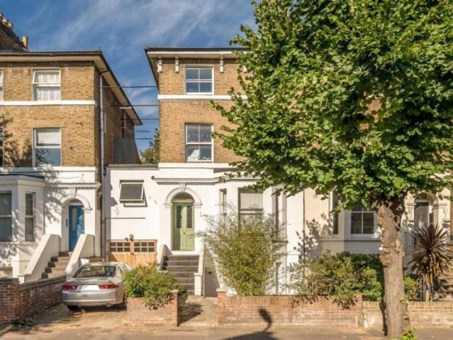 Flat for rent in Greater London