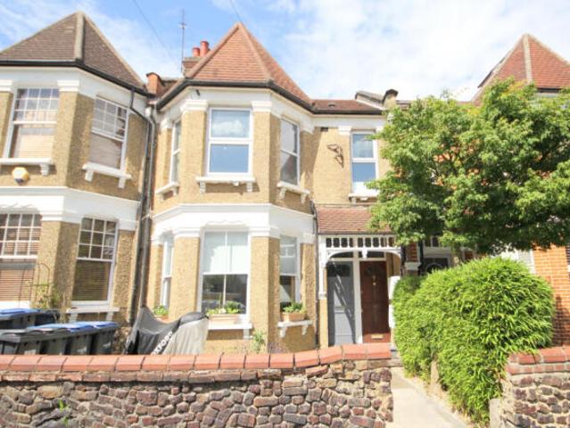 Flat for rent in Palmers Green, Greater London