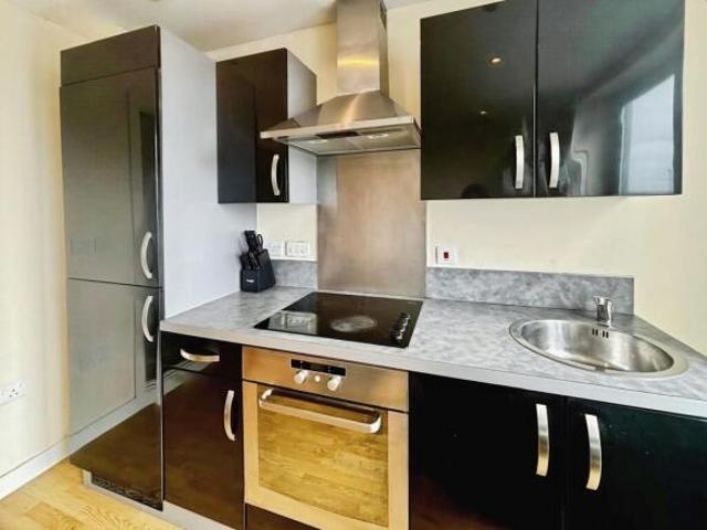 Flat for rent in Leeds, West Yorkshire