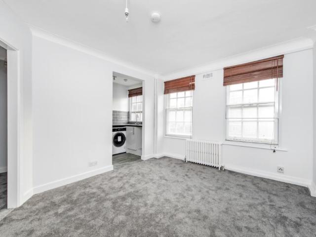 Flat for rent in Edgware