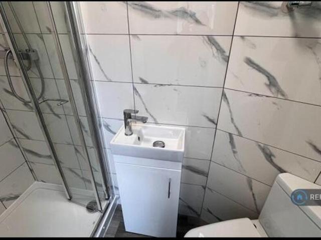 Flat for rent in Cat Hill