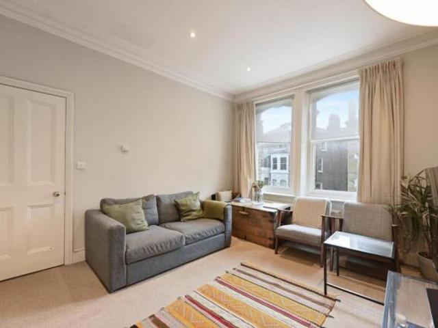 Flat for rent in Cat Hill