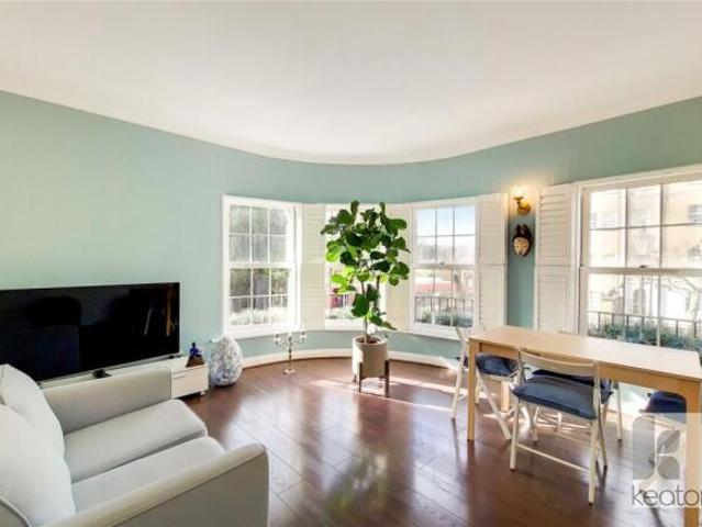 Flat for rent in Cat Hill, England