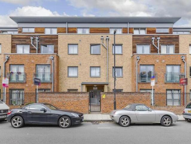 Flat for rent in Strode, Devon
