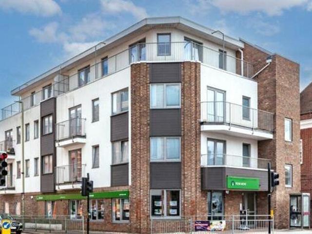 House for rent in Row Town, Surrey