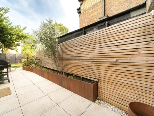 Flat for rent in South Hackney, Greater London