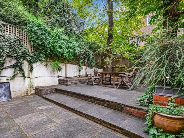 Flat for rent in Lower Holloway, Greater London