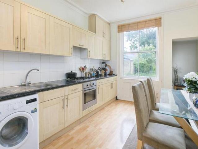 Flat for rent in Cat Hill