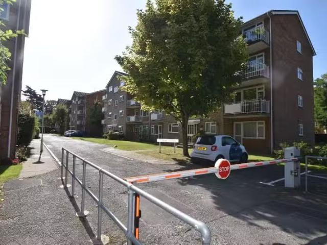 House for rent in Kingston Upon Thames, Greater London