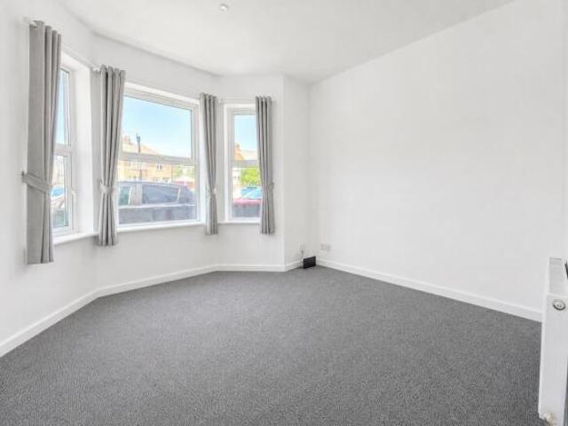 Flat for rent in Ely, Wales