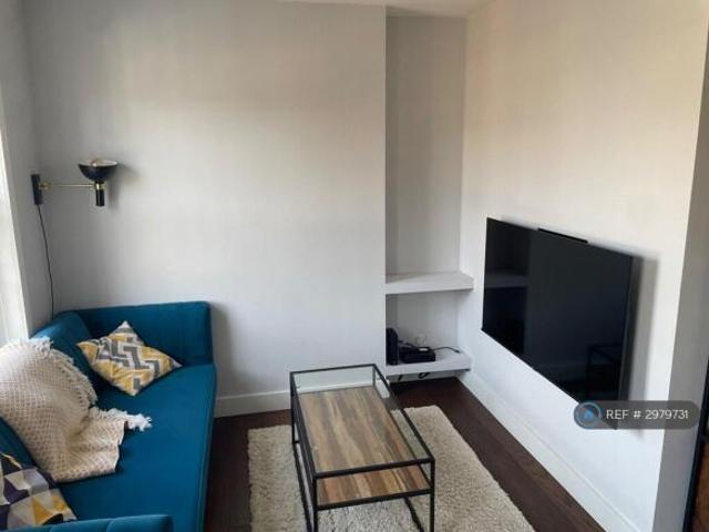 Flat for rent in Cat Hill
