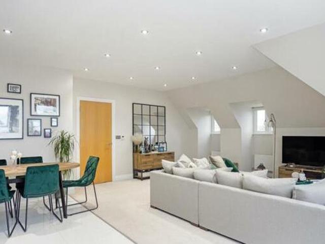 House for rent in Lower Green Esher, Blackhills