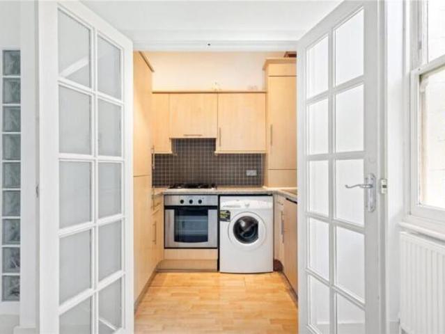 Flat for rent in Cat Hill, England