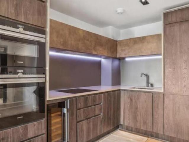 Flat for rent in Cat Hill