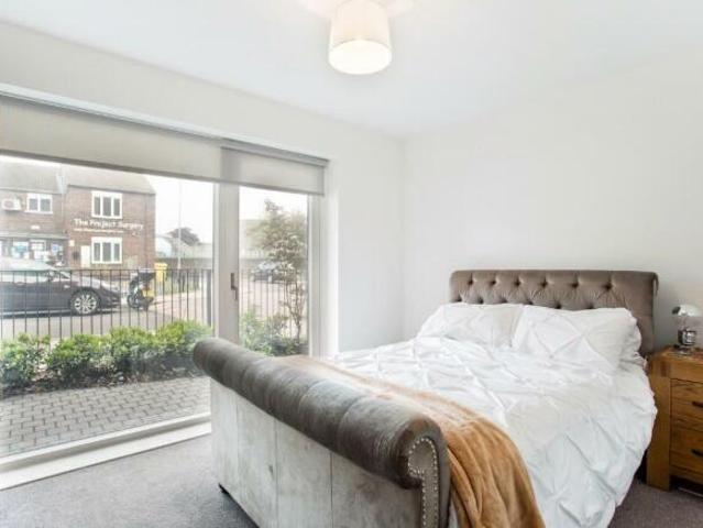 Flat for rent in Cat Hill