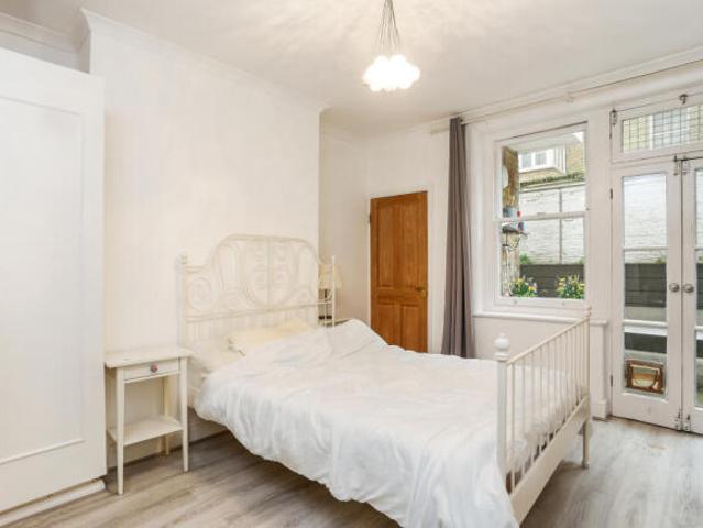 Flat for rent in Cat Hill