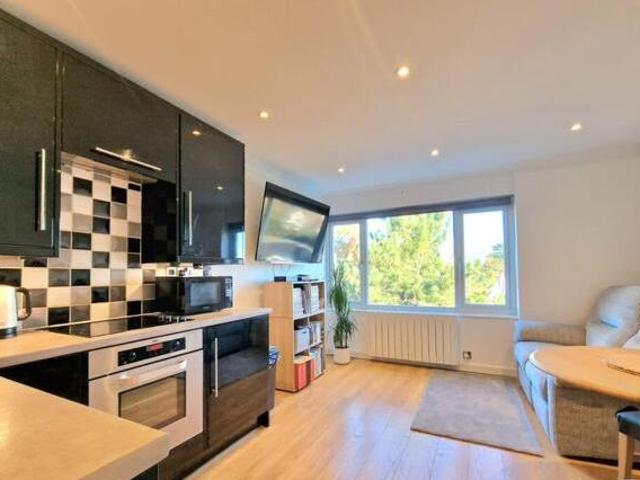 House for rent in Farnborough, Hampshire