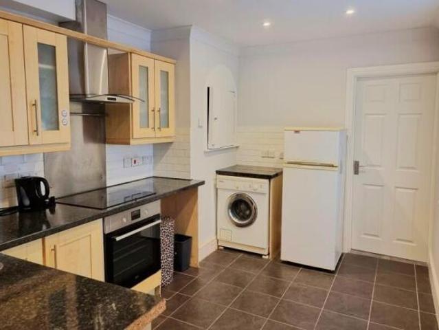 Flat for rent in Onslow Village, Guildford