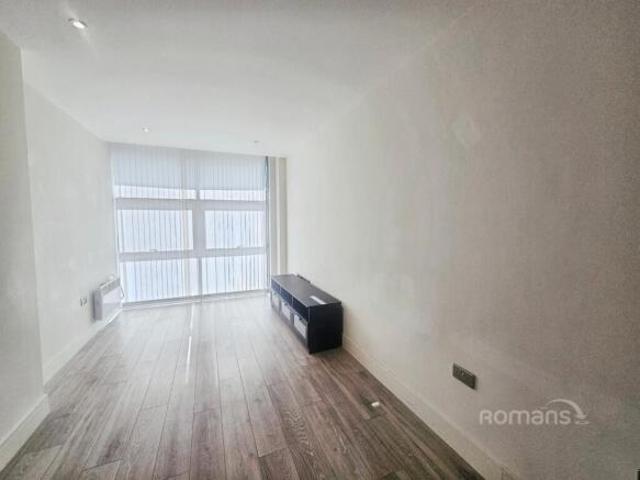 Flat for rent in Slough
