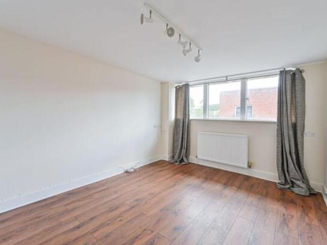Flat for rent in Brixton, Greater London