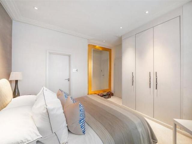 Flat for rent in Cat Hill