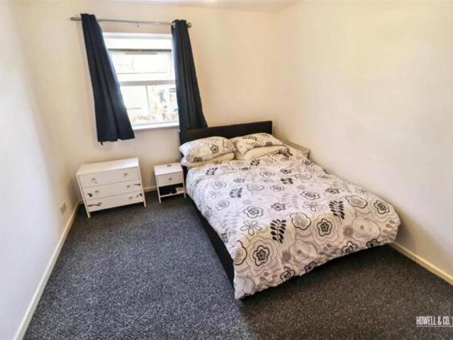 Flat for rent in Warrington