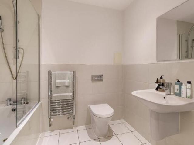 Flat for rent in Perryfields, West Sussex