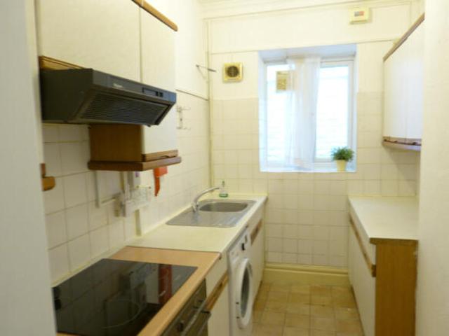 Flat for rent in Cat Hill, England