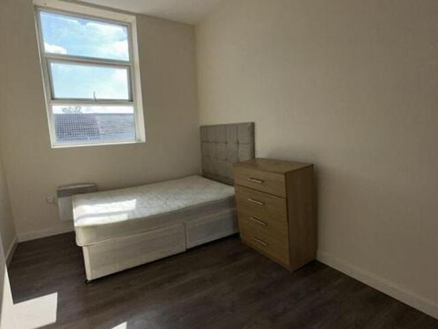 Flat for rent in Harehills, Leeds