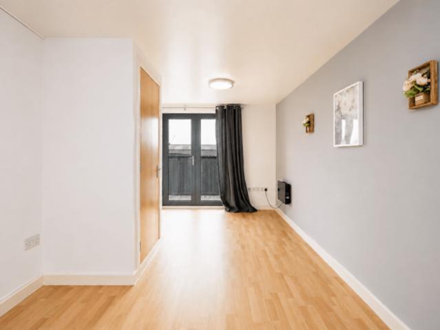 Flat for rent in Lawford, Dale Hill