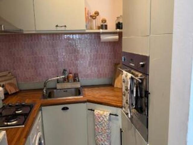 Flat for rent in Cat Hill