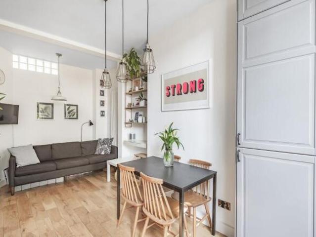 Flat for rent in Cat Hill