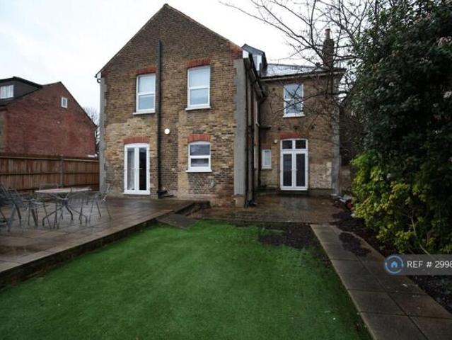 Flat for rent in Cat Hill